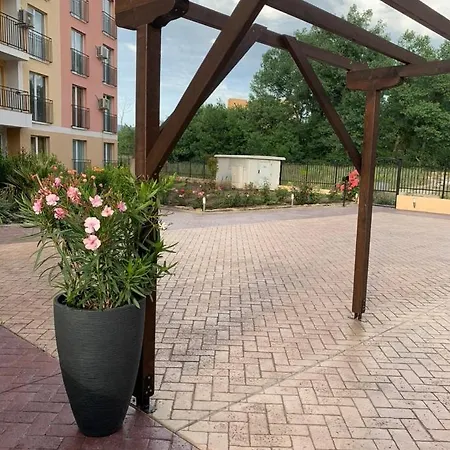 Apartment One Bedroom Near The Sea *
